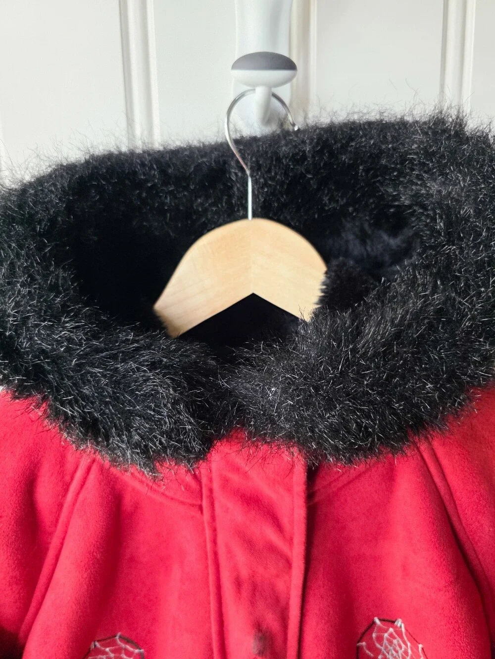Vintage Northern Lifestyles Faux Fur Indigenous Wolf Tribal Winter Red Parka - Picture 7 of 13